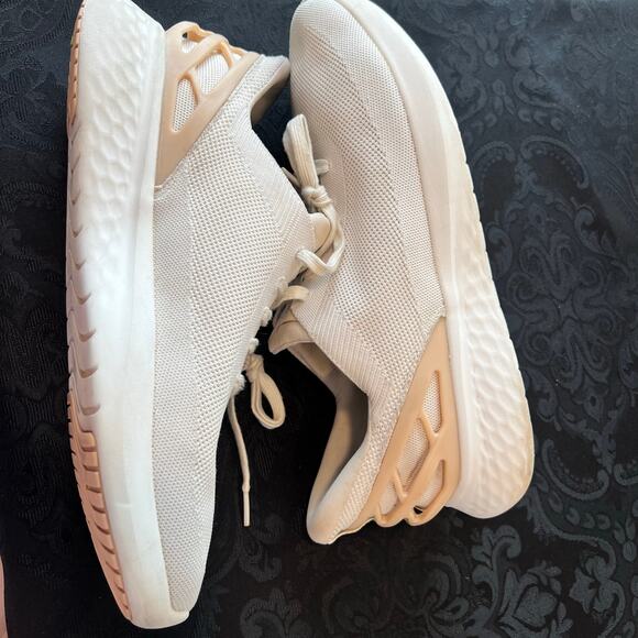 Kizik slip on cream shoes men 13 women 14.5 - Picture 7 of 11